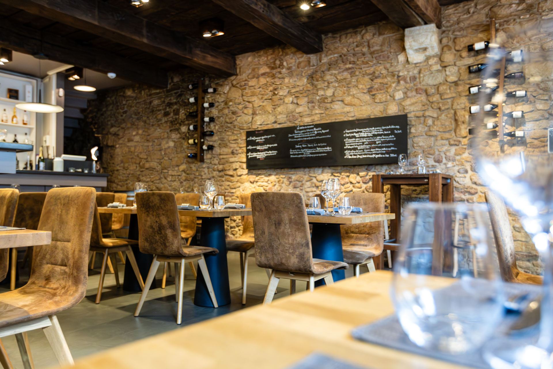 Repas convivial au Luxembourg : délicieux repas et ambiance agréable